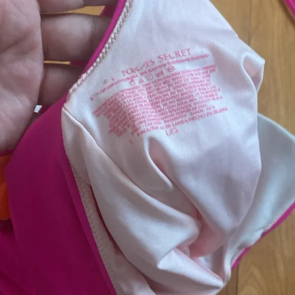 Victoria Secrets women’s swim one piece size l - Picture 3 of 3